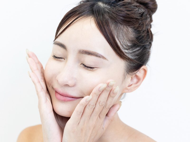 40代の顔脱毛に医療脱毛が向いている理由｜脱毛するメリットや注意点も解説