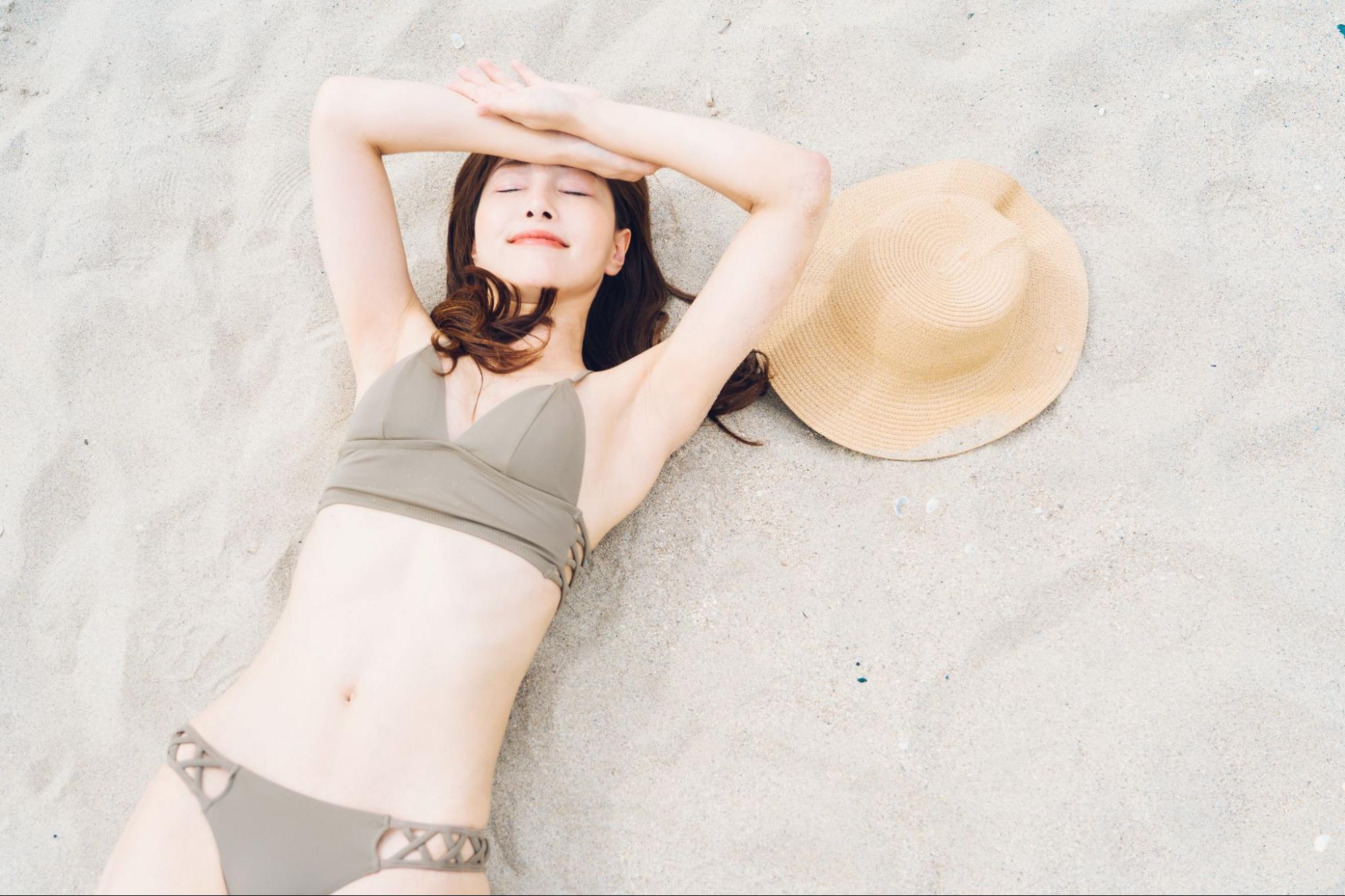 水着女性