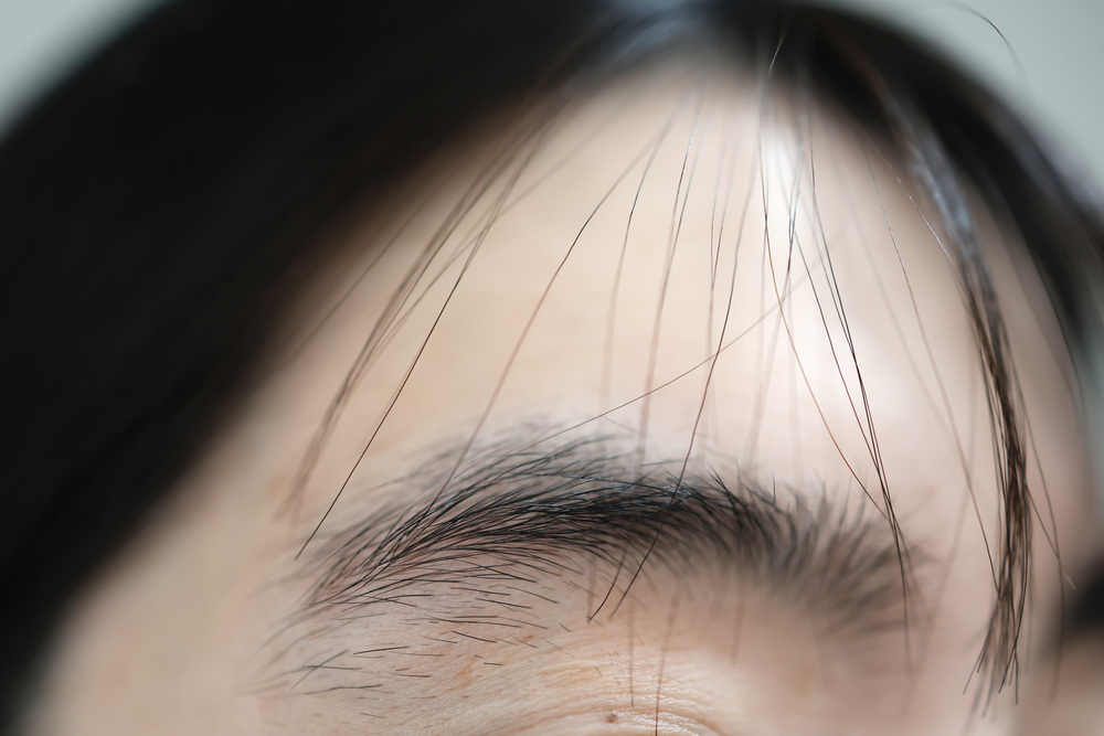 眉毛 濃くなる