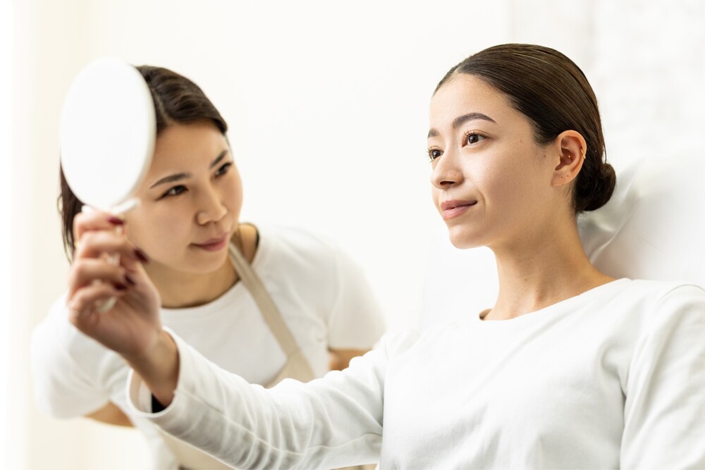 アートメイク施術中