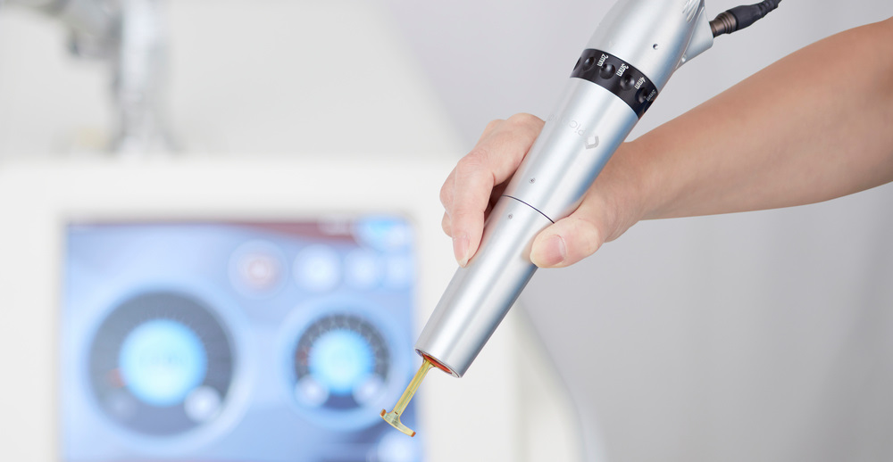 レーザー治療機器