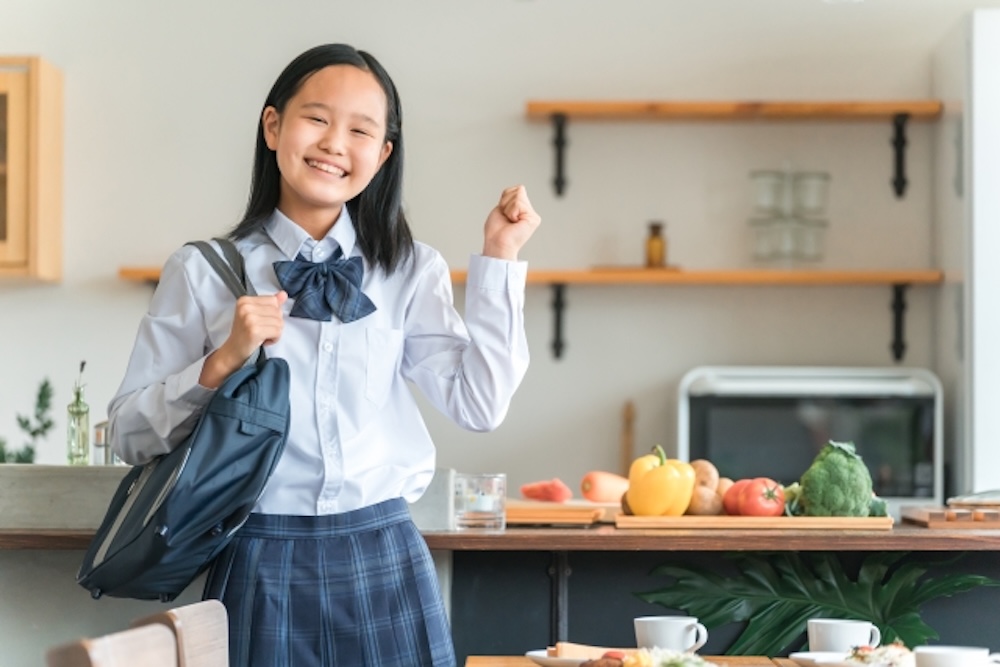 微笑む女子学生