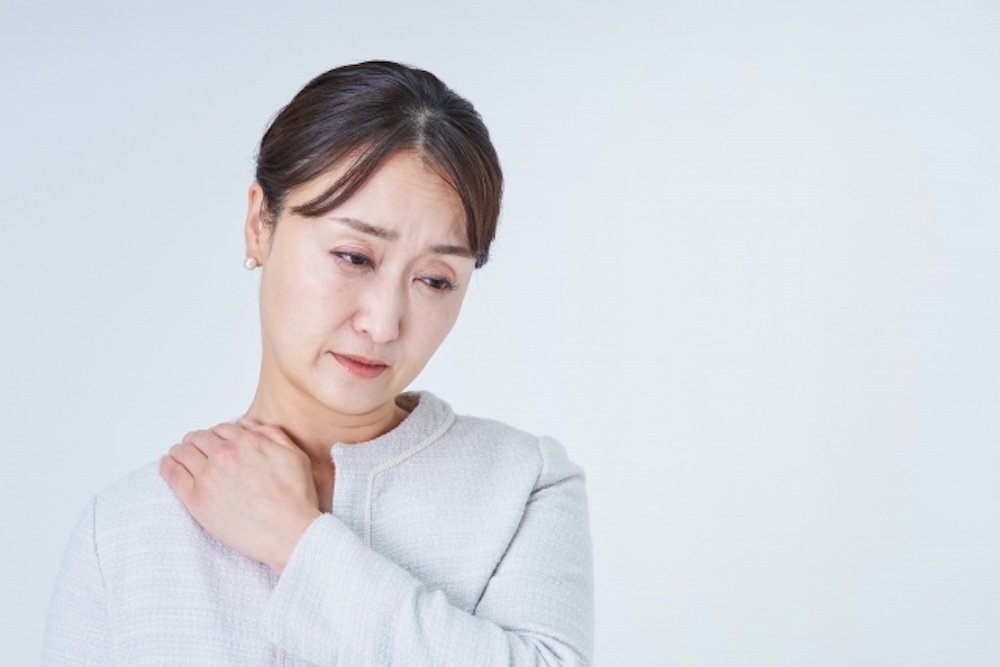肩こりを気にする女性
